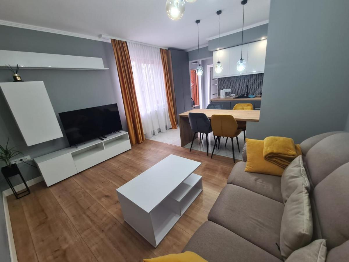 Peaceful&Central Apartment With Garden Târgu-Mureş Exterior foto